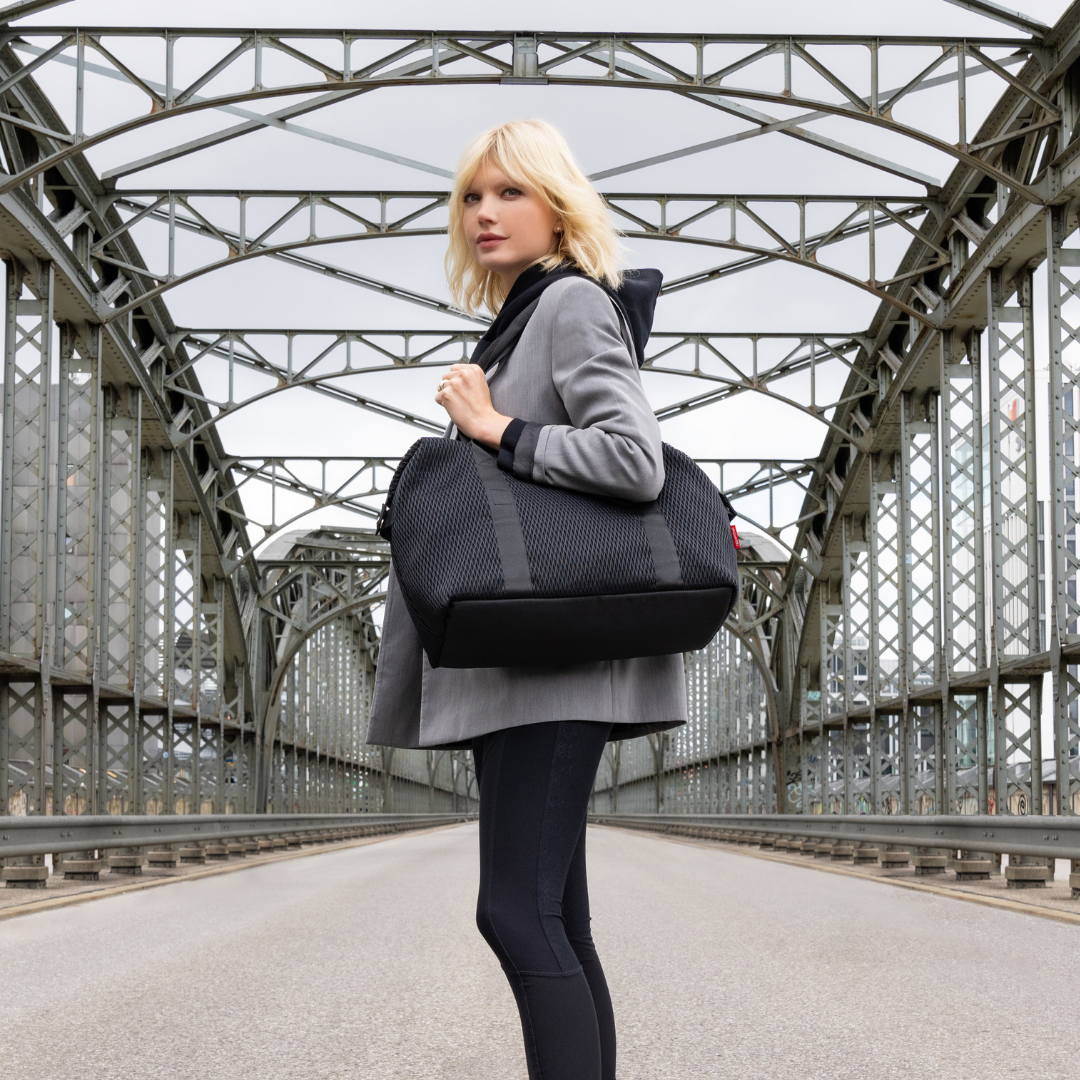 extralite weekender L mesh black