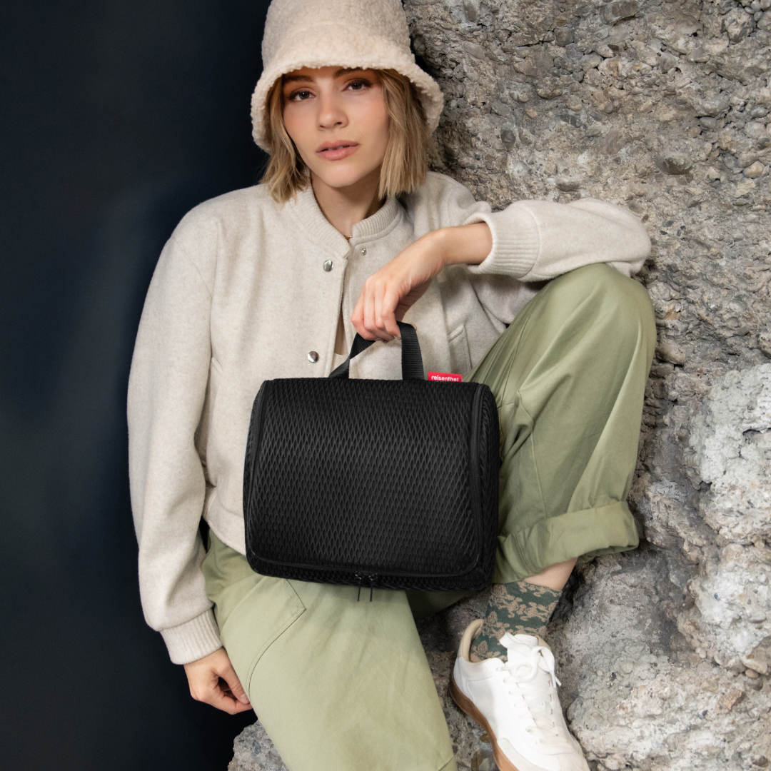 toiletbag XL mesh black
